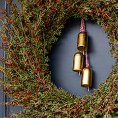Evergreen & Bell Wreath Image 3
